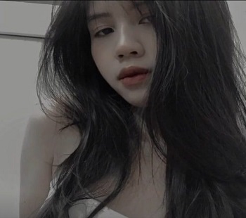 Hoàng Nhi Hot Girl Spesialis Mengisap Pisang