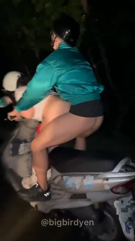Sensasi Yomost, Ngentot di Atas Motor